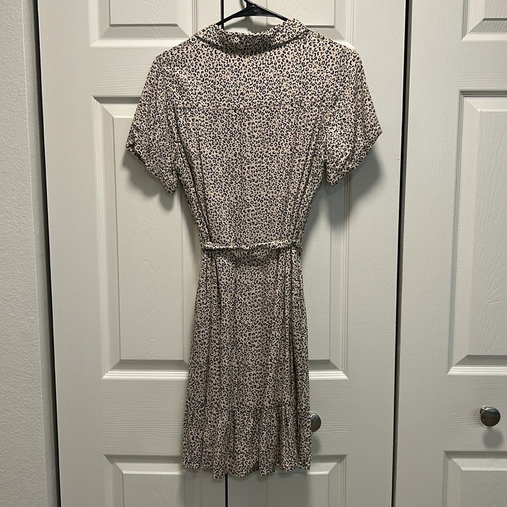 Japna Cheetah Print Short Sleeve Button-Up Shift Dress with Tie at Waist Size M - Picture 2 of 5
